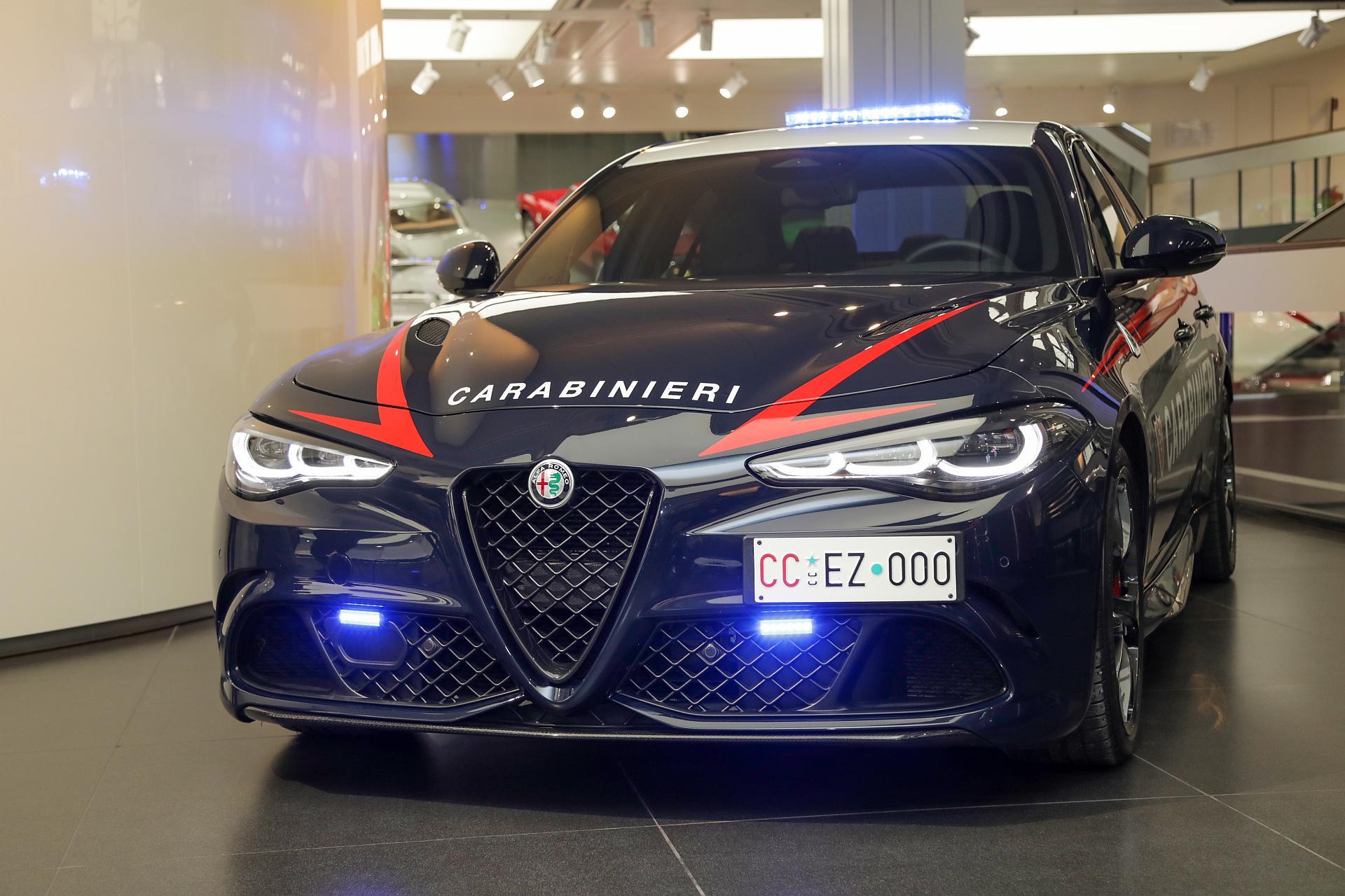 Carabinieri i Alfa Romeo - motoryzacyjna historia pisana na drogach Italii