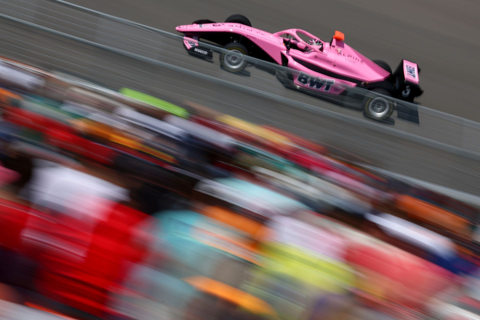 Alpine świętuje 70-lecie motorsportu i kobiecego wkładu w wyścigi na Goodwood Revival