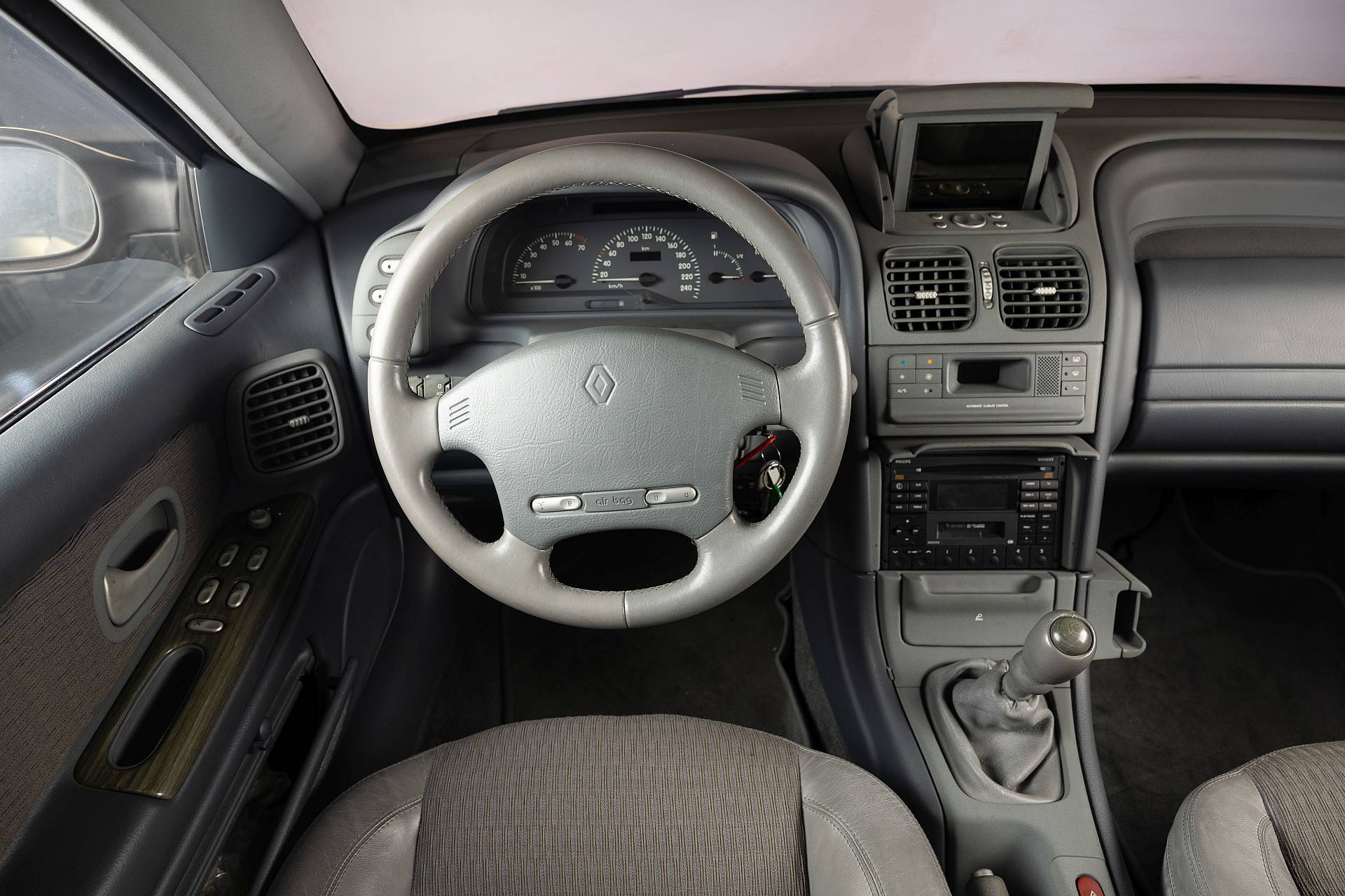 Koncepcyjne Renault Evado z 1995 roku trafi do Polski