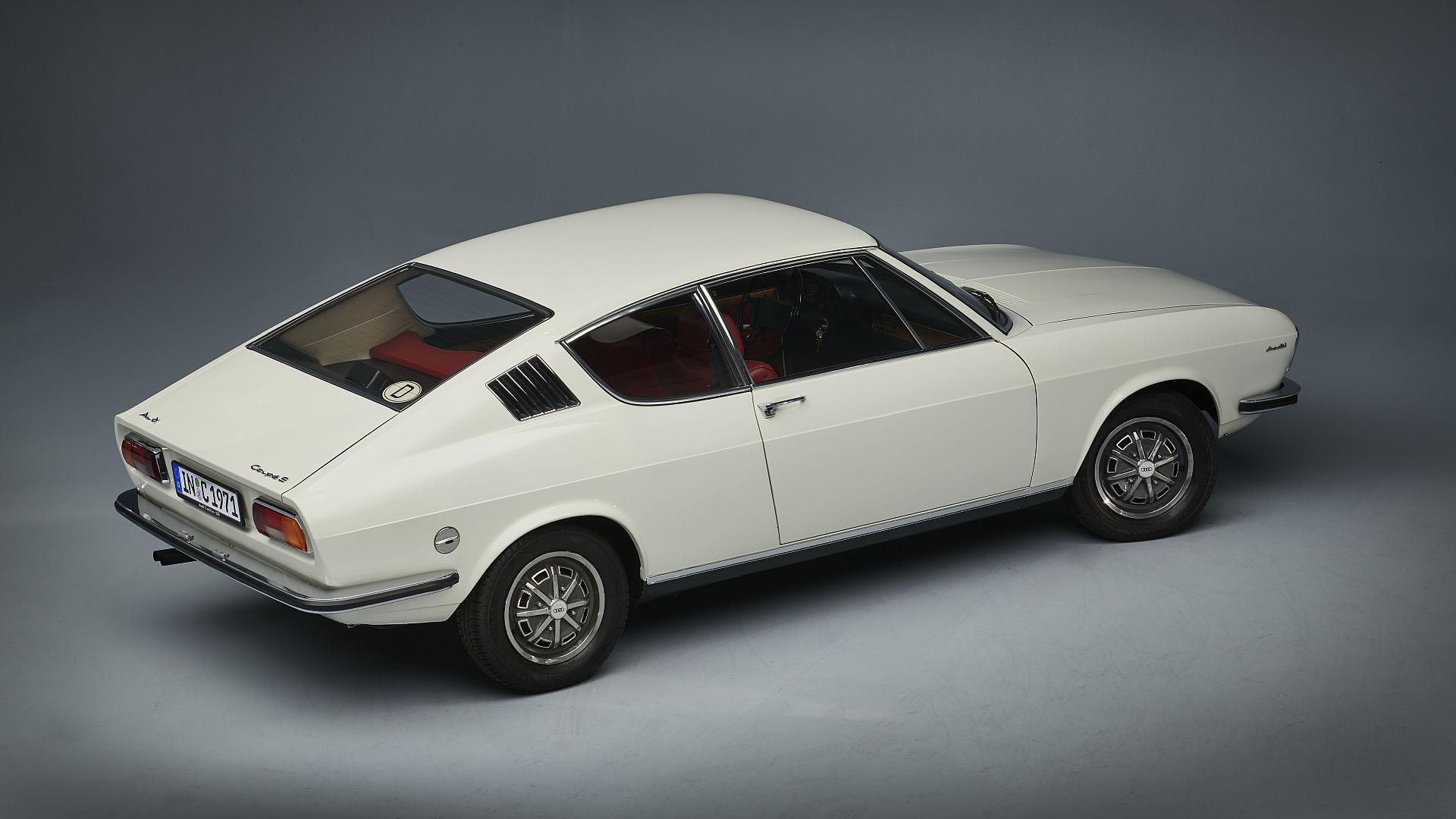 Elegancja w cieniu kryzysu - historia Audi 100 Coupé S w nowej publikacji