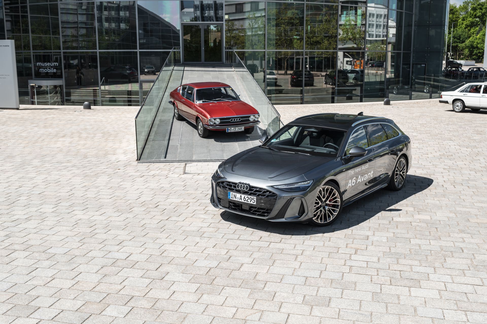 Dziewięć pokoleń innowacji - Audi A6 kontynuuje legendę