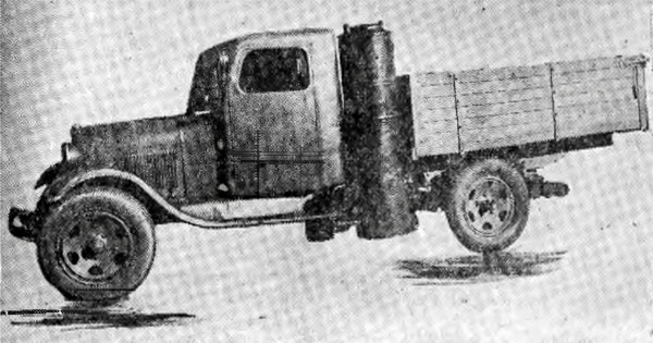 Samochód, opalany gałęziami - wynalazek Hipolita Stroińskiego