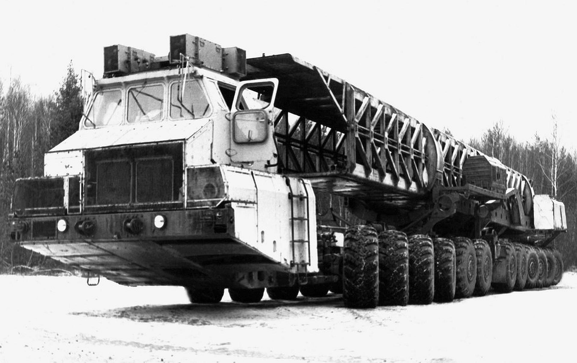 MAZ-7907 - gigant na 24 kołach, który zadziwił świat
