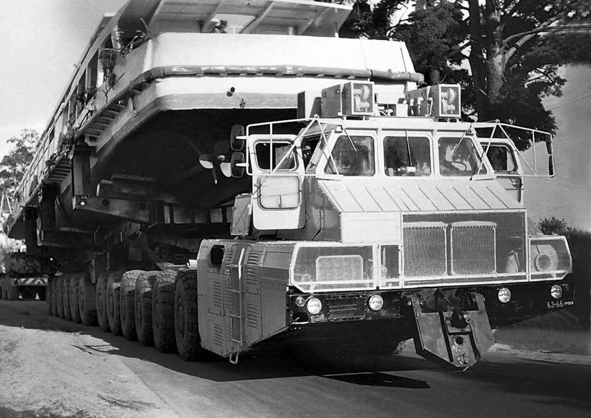 MAZ-7907 - gigant na 24 kołach, który zadziwił świat