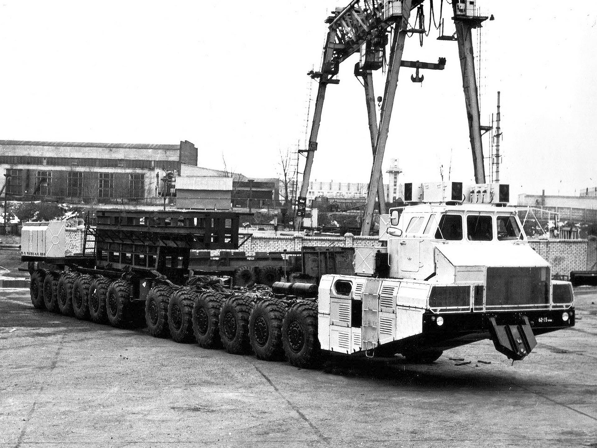 MAZ-7907 - gigant na 24 kołach, który zadziwił świat