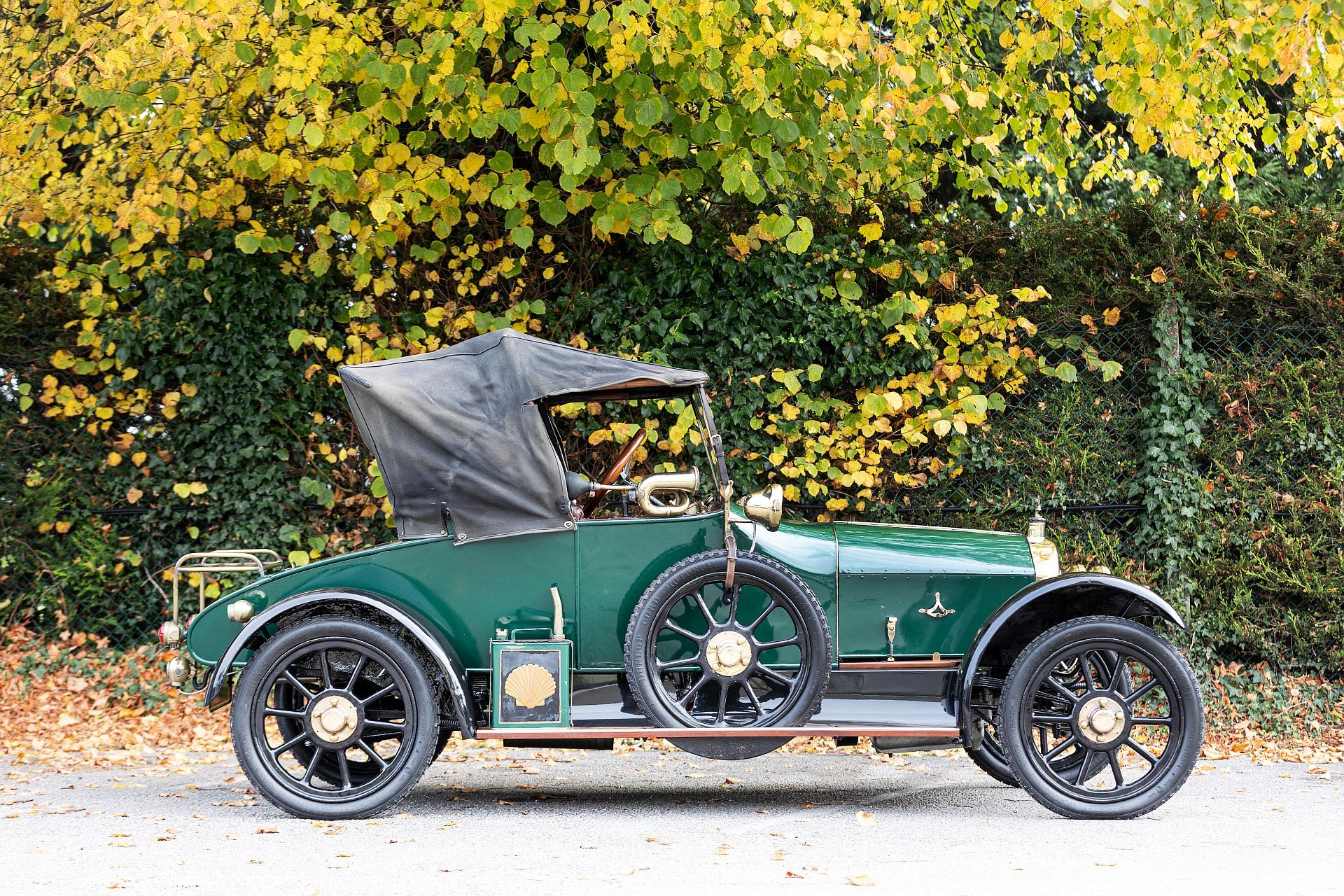 Enfield 10hp Tourer 1915 - ostatni blask epoki edwardiańskiej