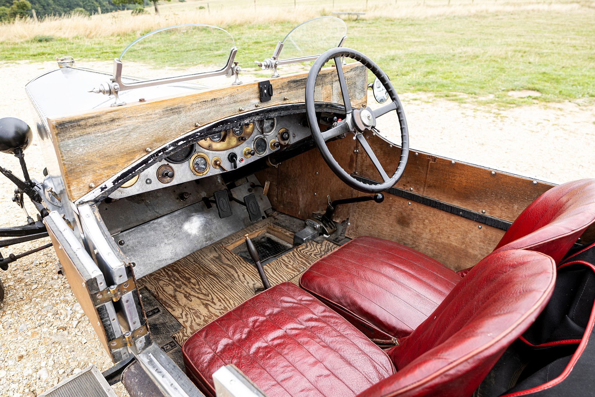 Invicta 3-Litre Tourer - legenda brytyjskiej motoryzacji