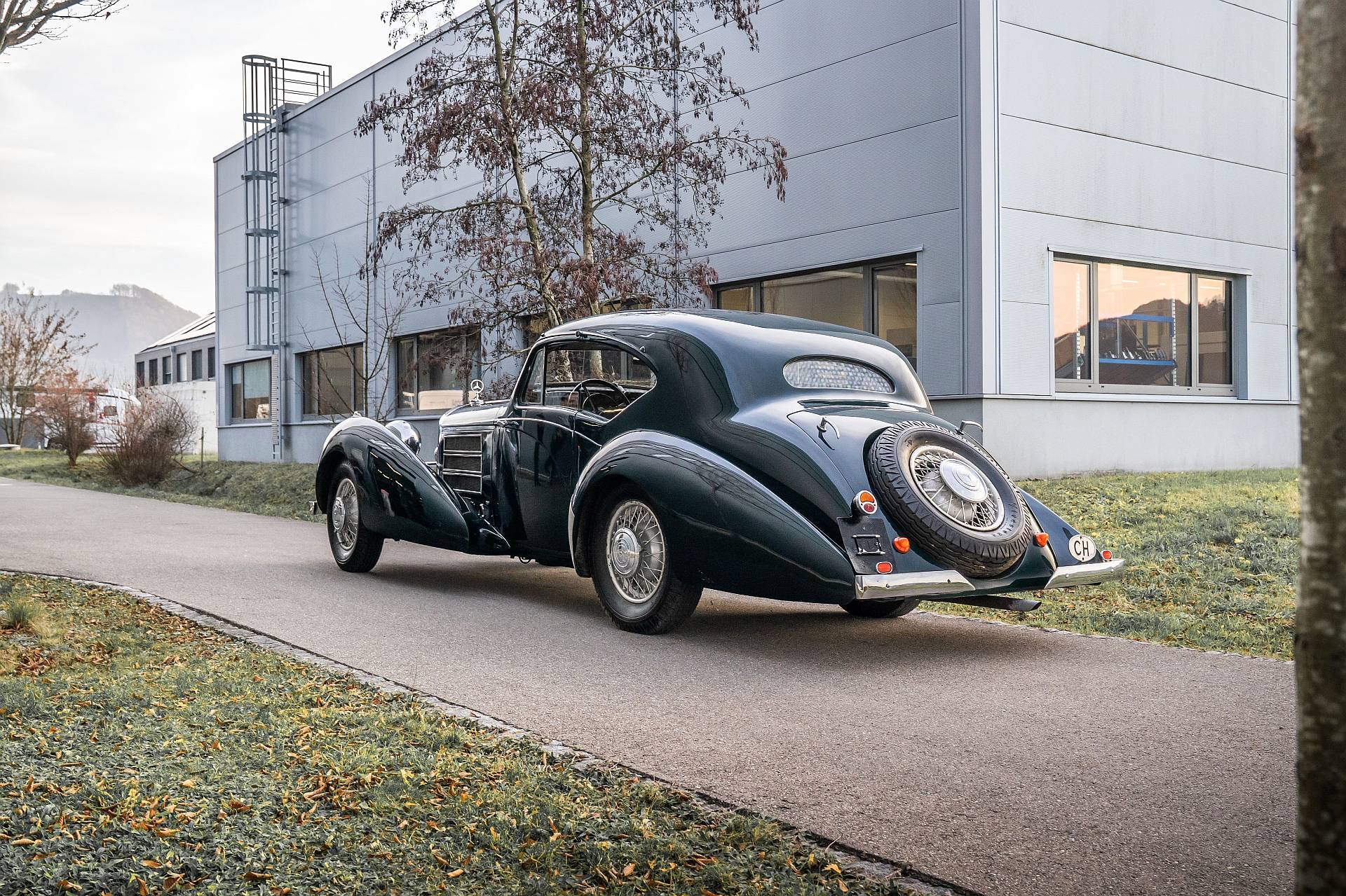 Mercedes-Benz 500K Vanvooren - gdy niemiecka technika spotkała francuską elegancję