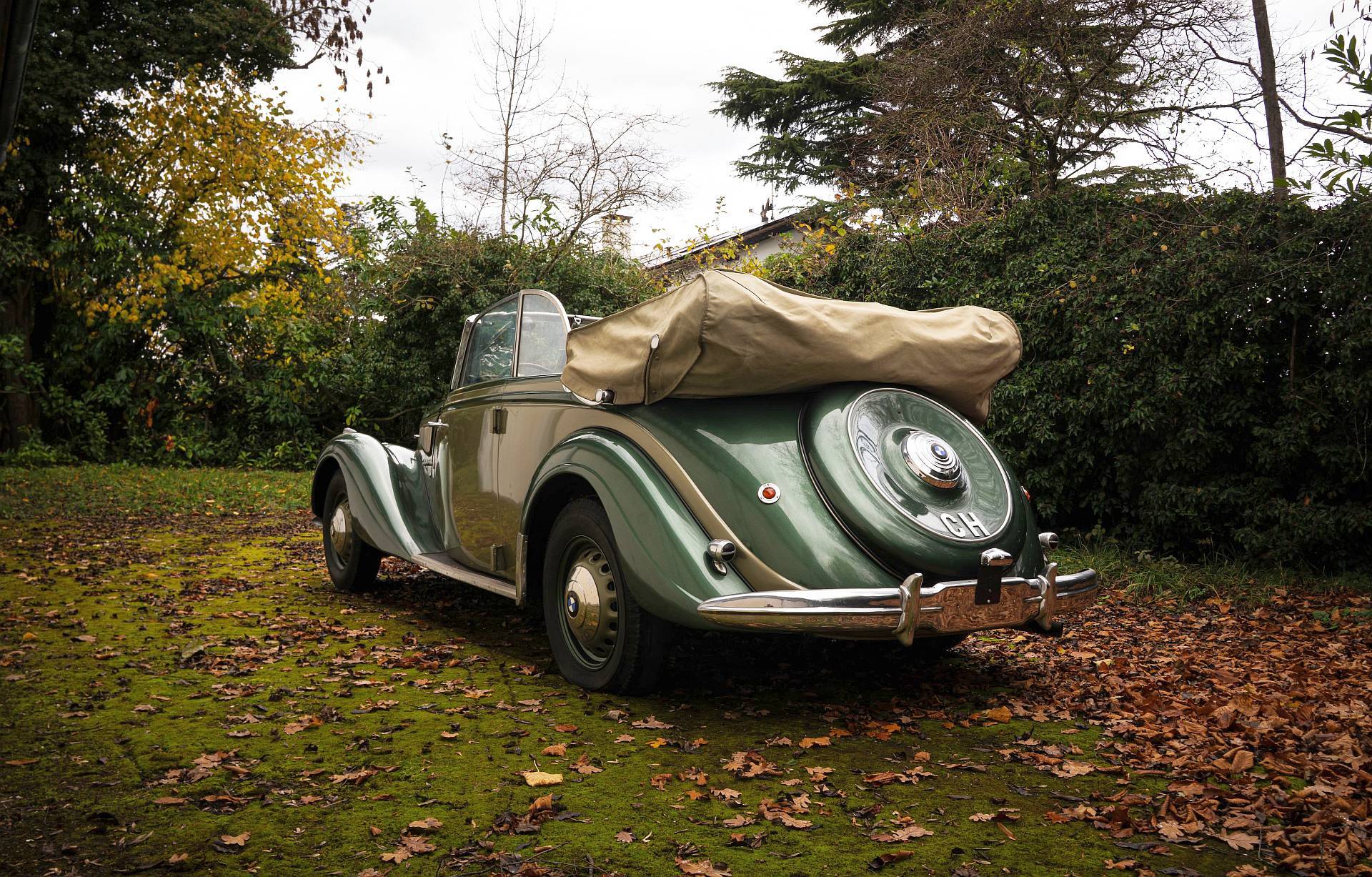 BMW 335 Cabriolet - ostatni akord (przed)wojennej elegancji