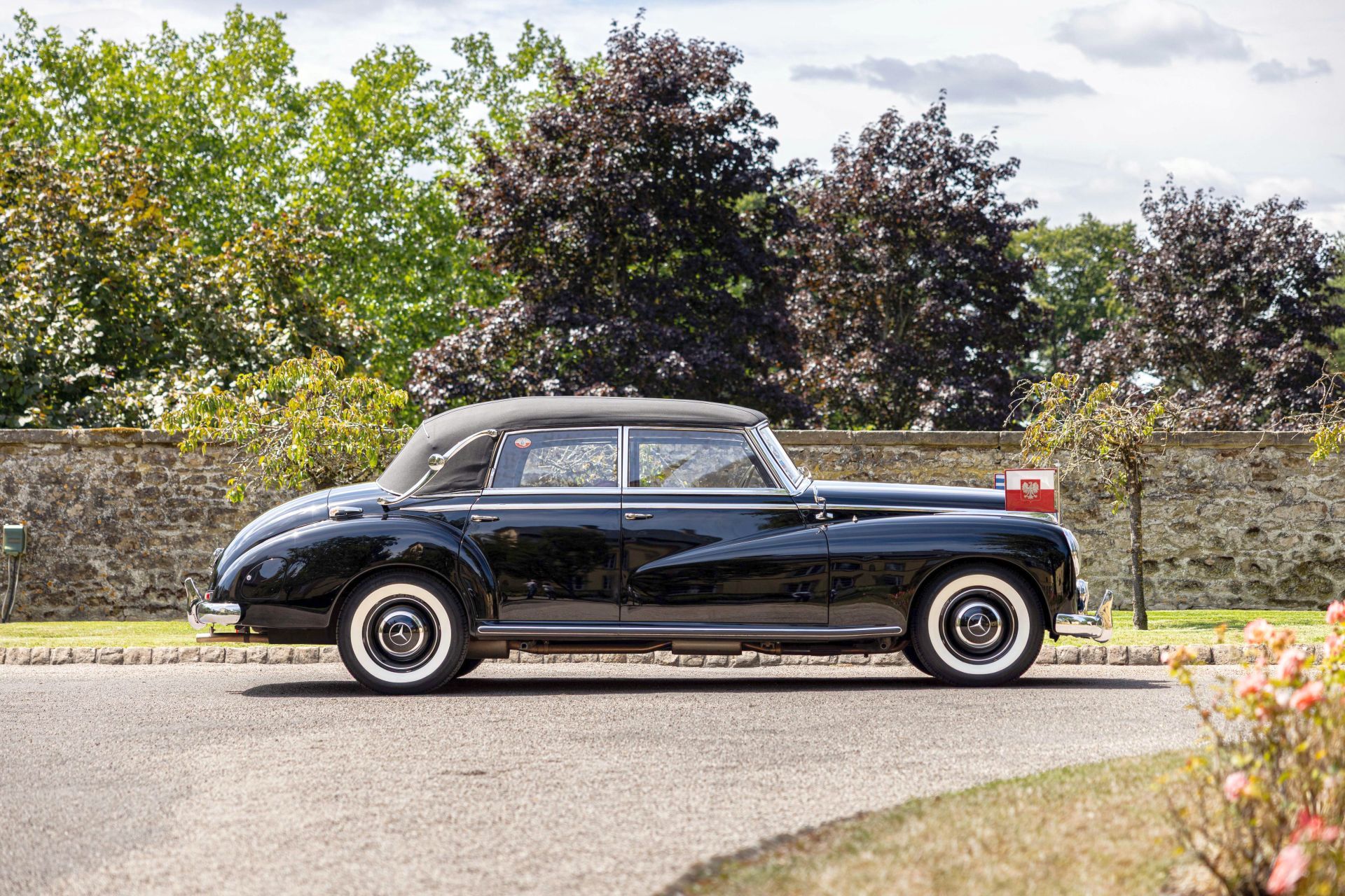 Mercedes-Benz 300a Cabriolet D "Adenauer" - klasyka luksusu polskiego rządu