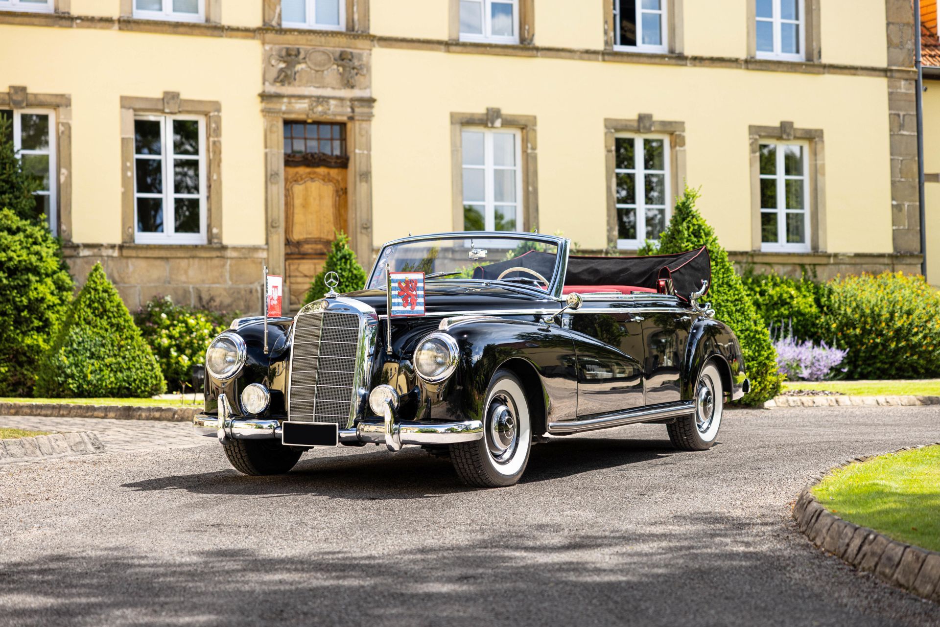 Mercedes-Benz 300a Cabriolet D "Adenauer" - klasyka luksusu polskiego rządu