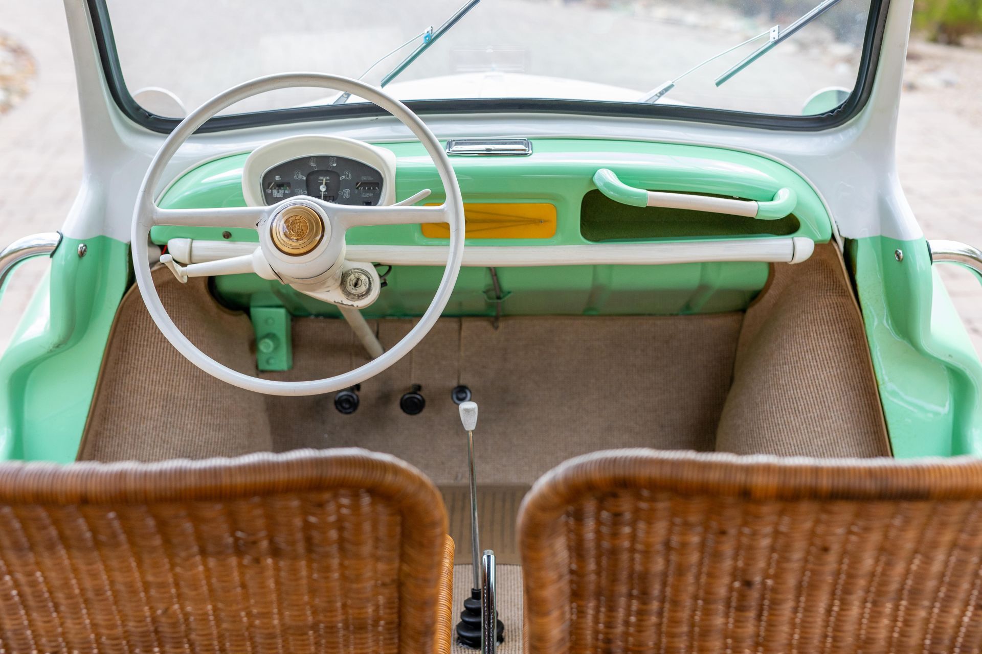 Renault 4CV "Jolly" - urokliwy powiew powojennej motoryzacji