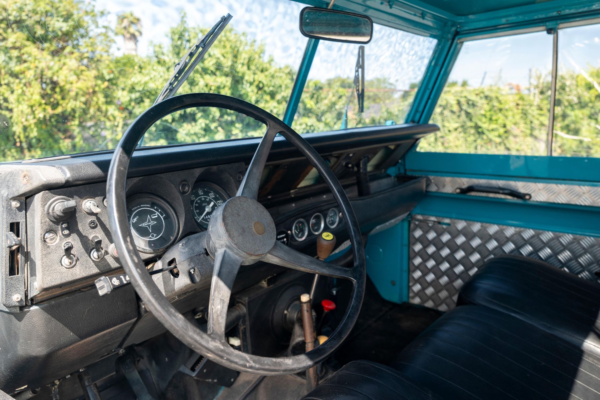 Land Rover Santana 88 - klasyka terenowa z hiszpańskim charakterem