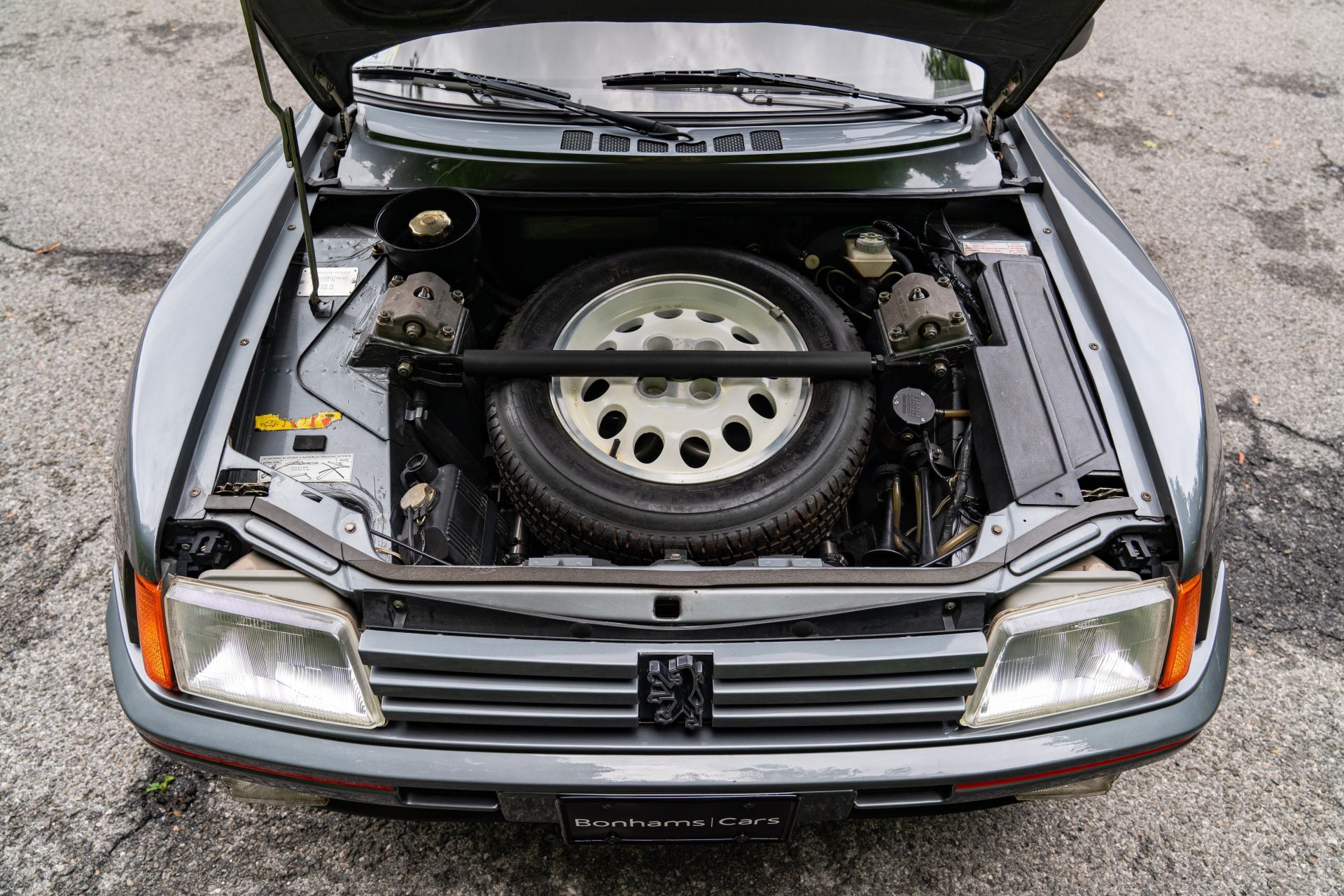 Peugeot 205 Turbo 16 - mały samochód, wielka legenda rajdów