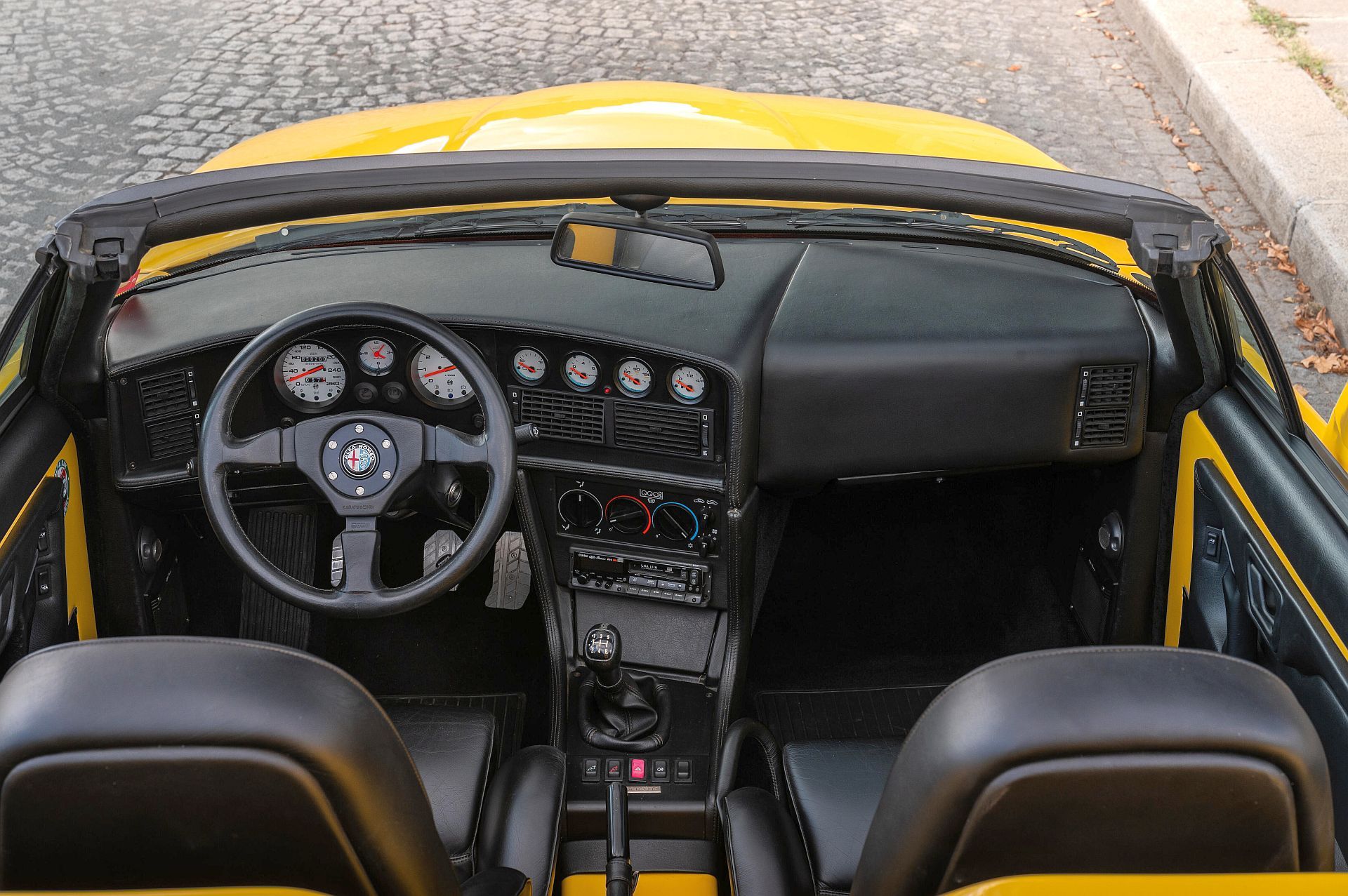 Alfa Romeo RZ - rzadki roadster projektu Zagato z lat 90.