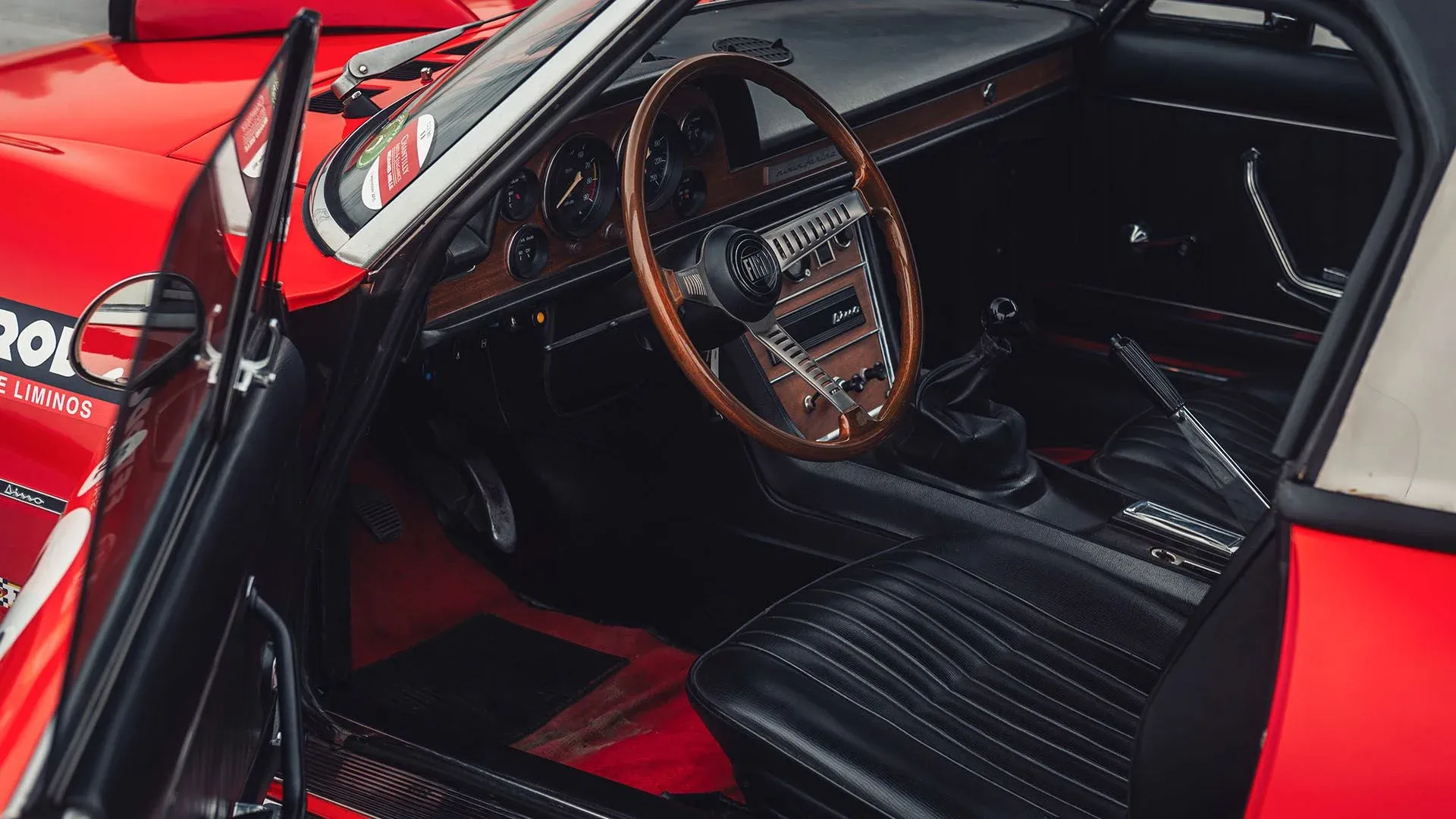 Fiat Dino Spider - włoska elegancja z duszą Le Mans