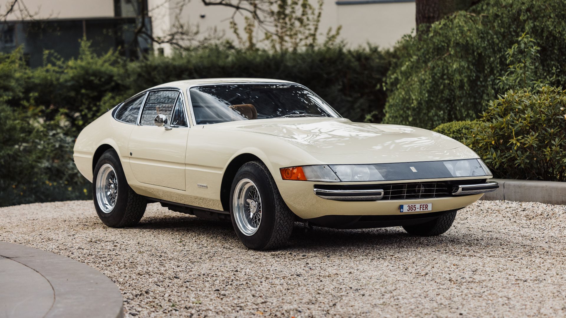 Dwa rzadkie Ferrari 275 GTB/4 i Daytona "Plexi" wystawione pod młotek