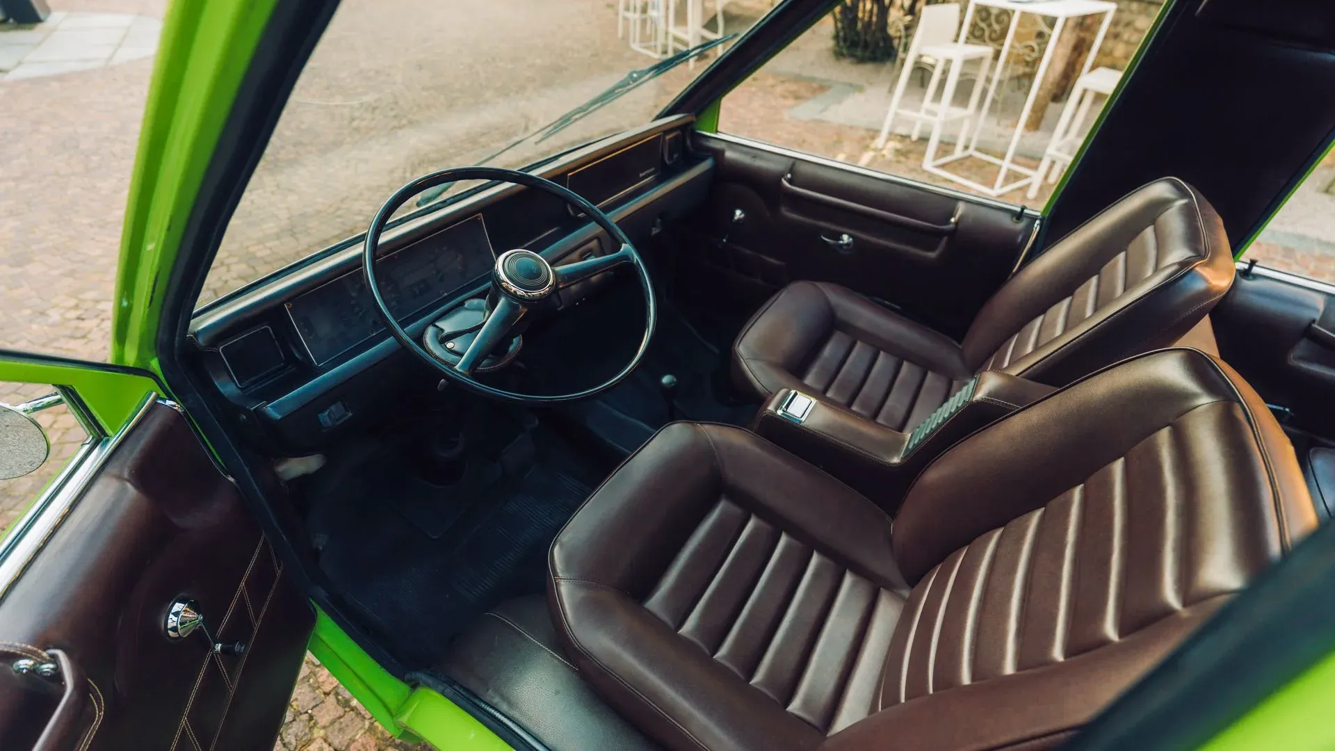 Fiat Visitors Bus - ekskluzywny transport dla gości epoki Agnellego