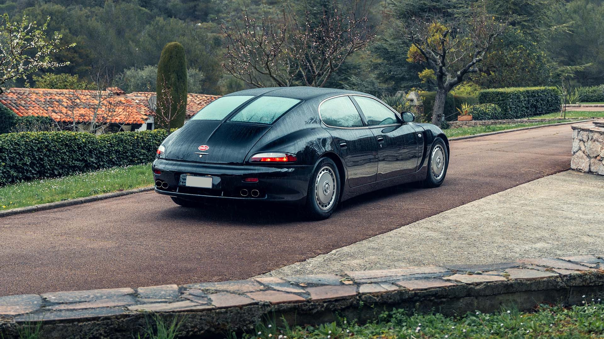 Bugatti EB112 - wizja luksusowej limuzyny z duszą supersamochodu