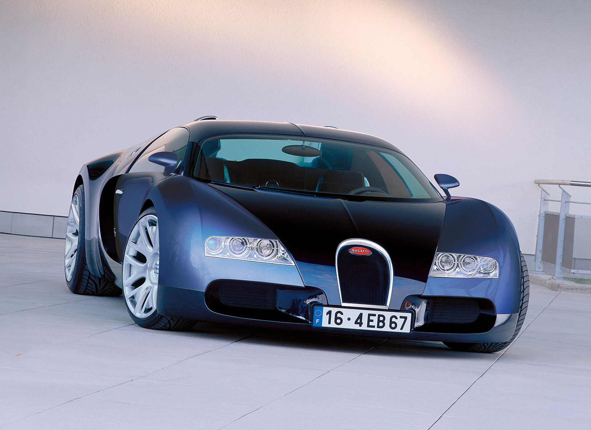 Od szkicu na kopercie do legendy - jak powstał Bugatti Veyron