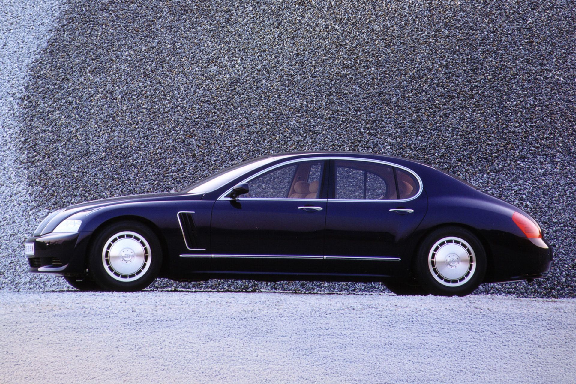 Od szkicu na kopercie do legendy - jak powstał Bugatti Veyron
