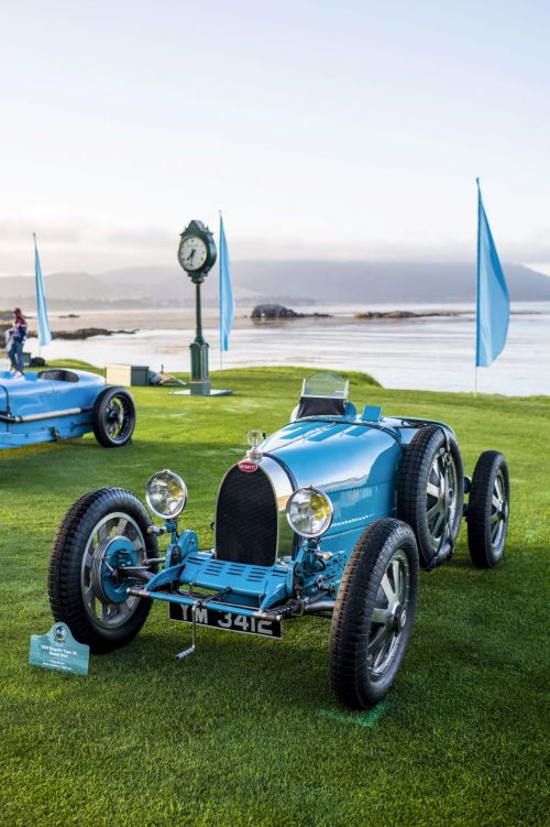 Konkurs elegancji w Pebble Beach - Bugatti i piękno motoryzacji
