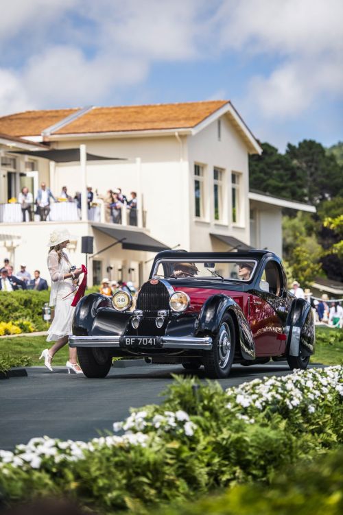 Konkurs elegancji w Pebble Beach - Bugatti i piękno motoryzacji