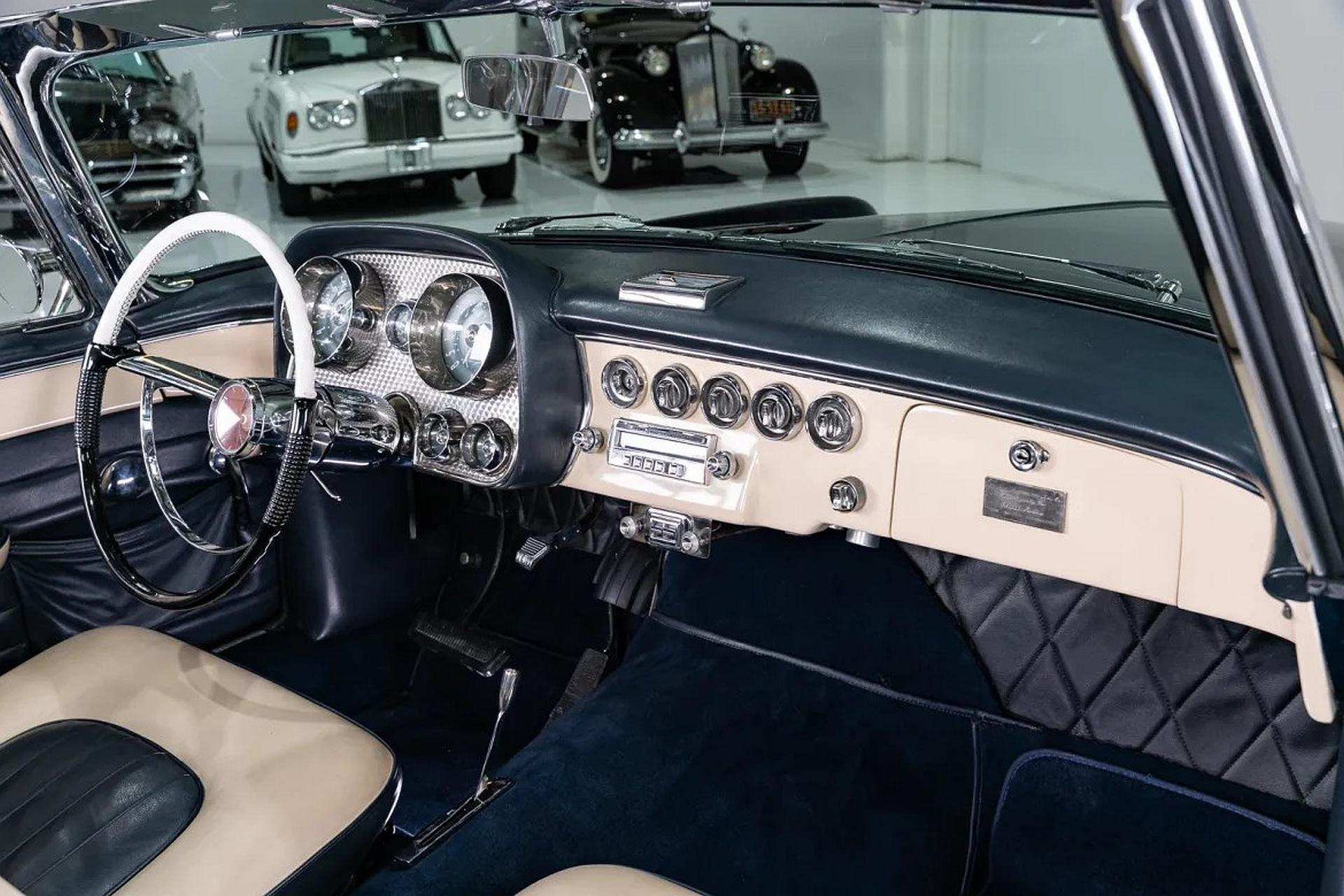 Dual-Ghia - luksusowy kabriolet z duszą Hollywood i włoską linią nadwozia