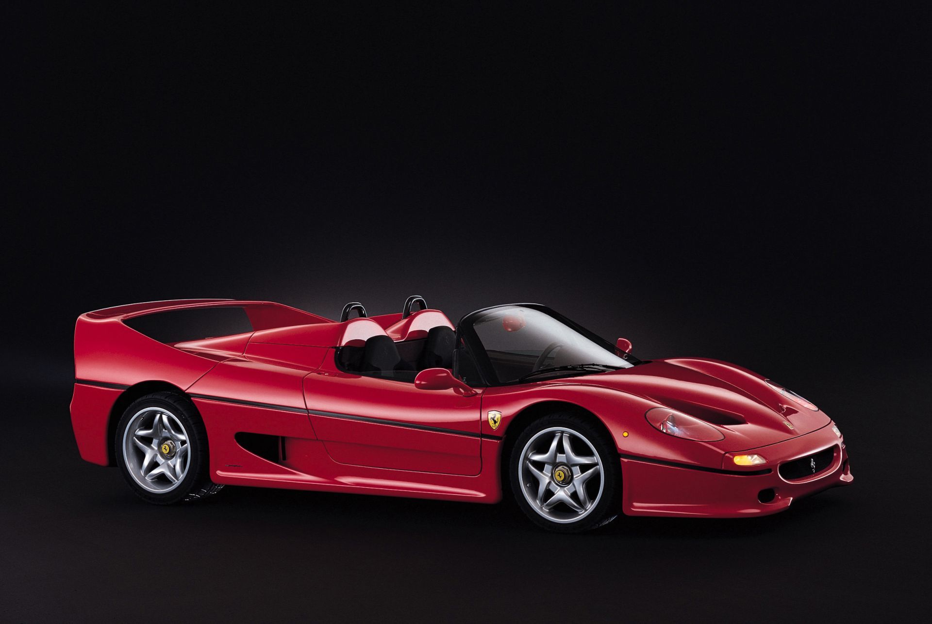 Ferrari F50 - 30 lat legendy, która znów ożywa na drogach Toskanii