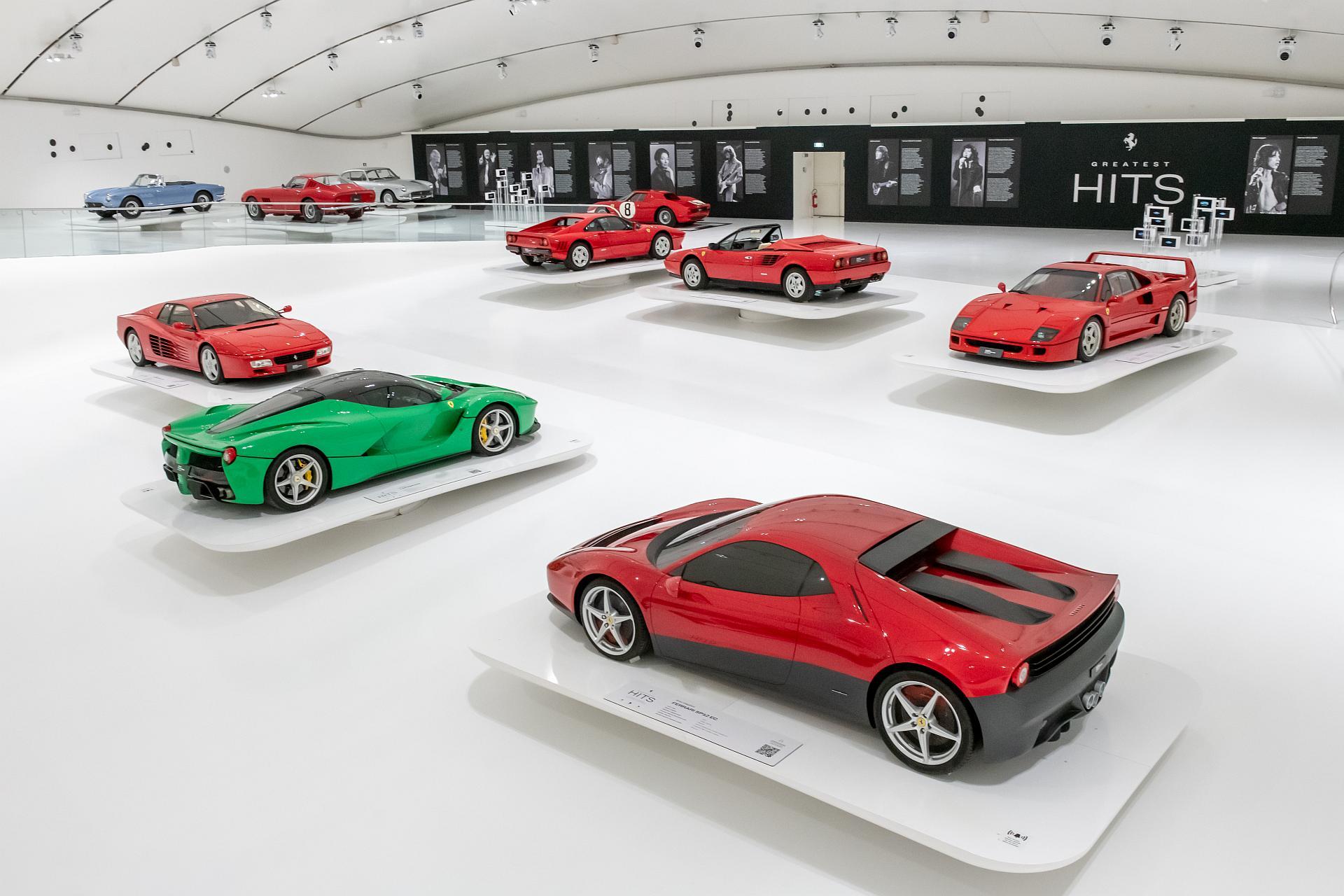 Ferrari i muzyczne legendy - wystawa, gdzie silnik gra pierwsze skrzypce