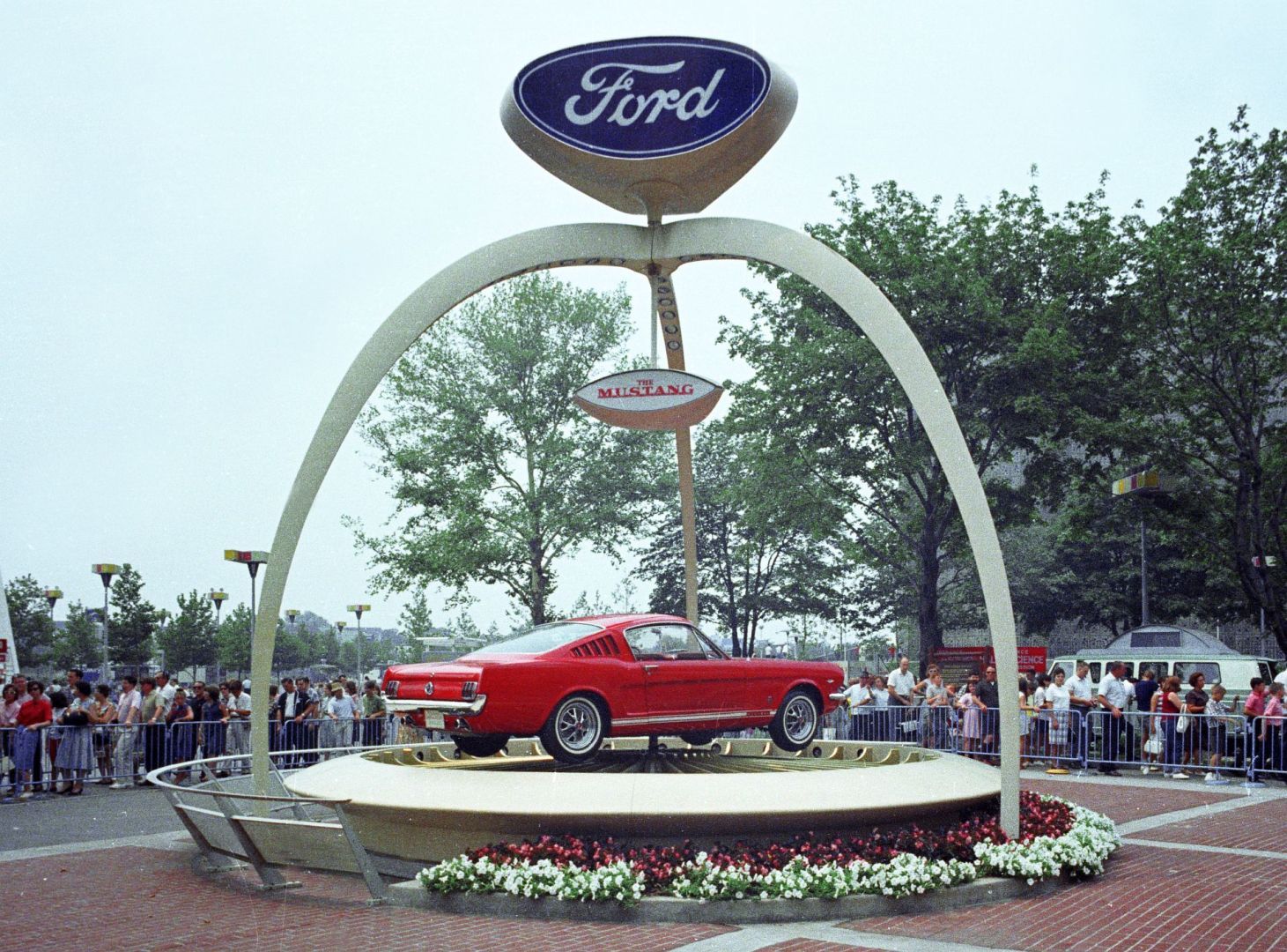 Ford Mustang na wystawie w Nowym Jorku w 1964 roku