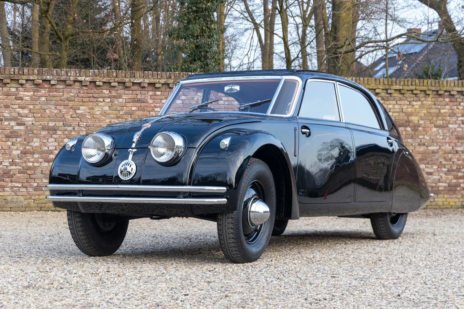 Tatra T77A - aerodynamiczna wizja jutra w realiach lat 30. XX wieku