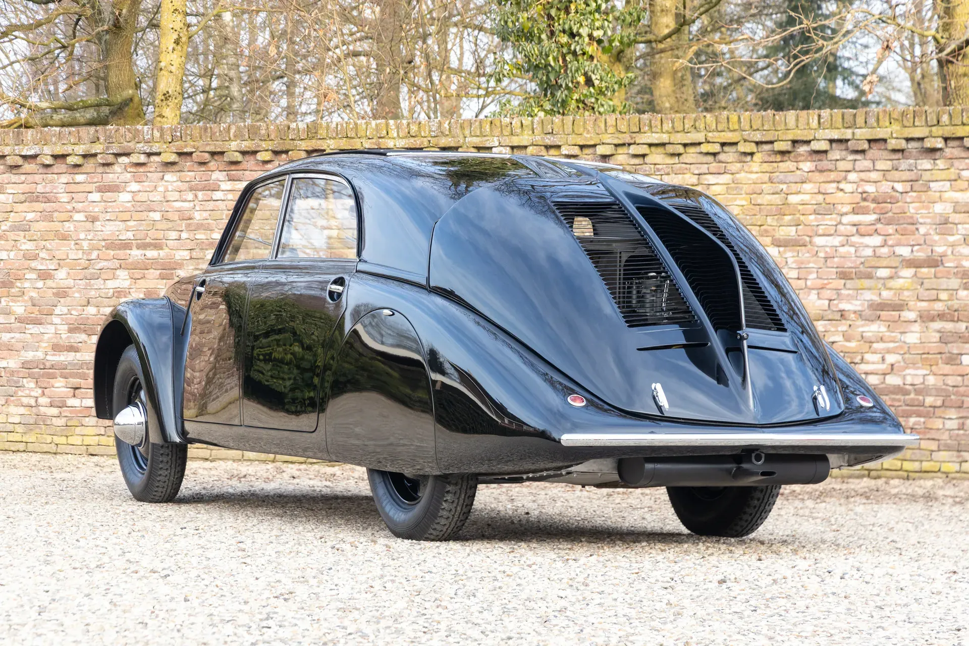 Tatra T77A - aerodynamiczna wizja jutra w realiach lat 30. XX wieku