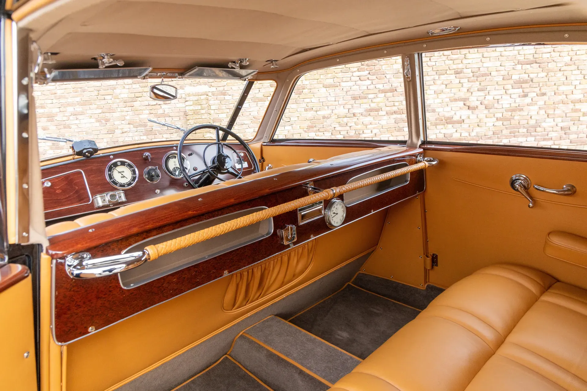 Tatra T77A - aerodynamiczna wizja jutra w realiach lat 30. XX wieku