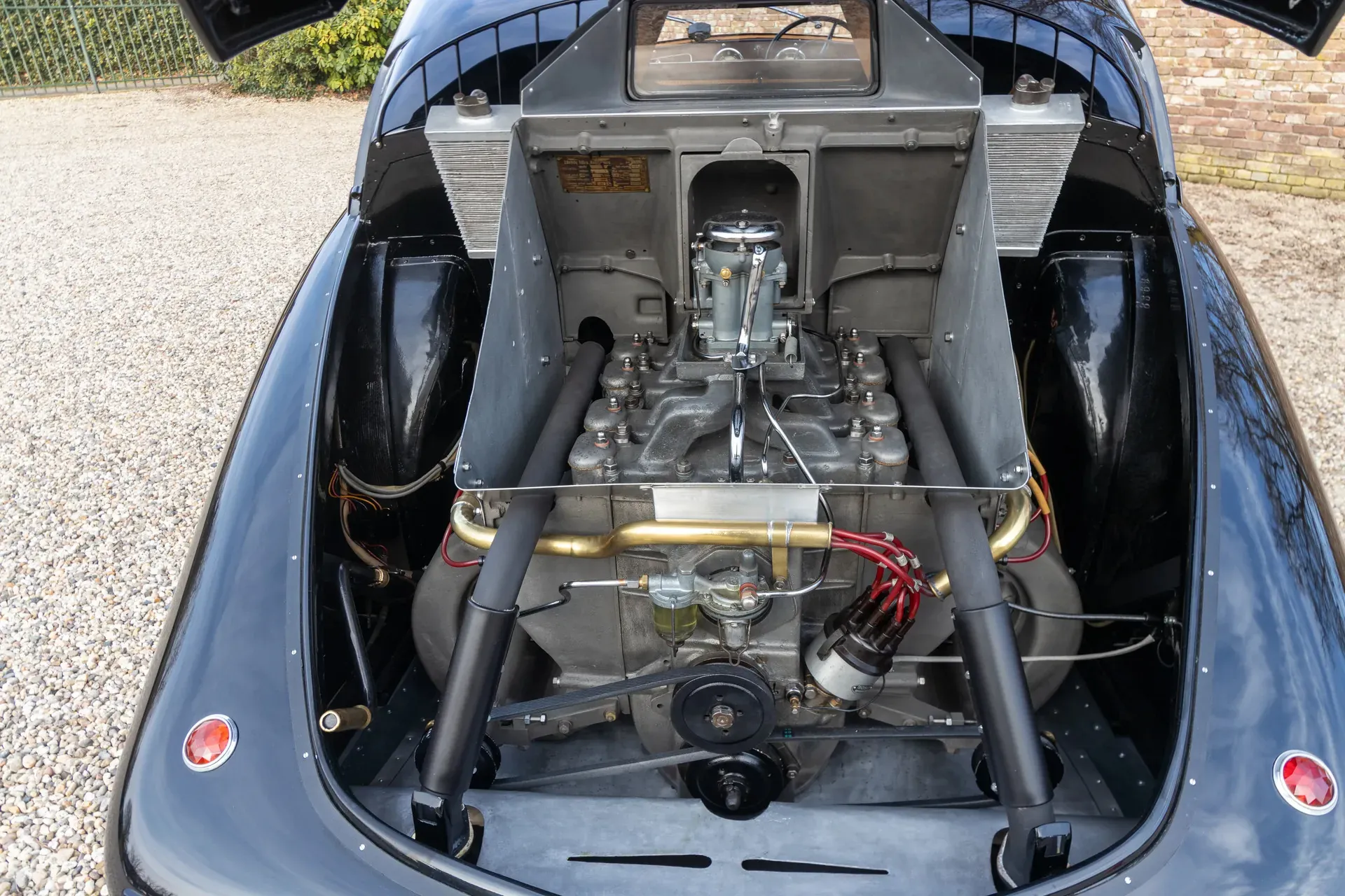 Tatra T77A - aerodynamiczna wizja jutra w realiach lat 30. XX wieku