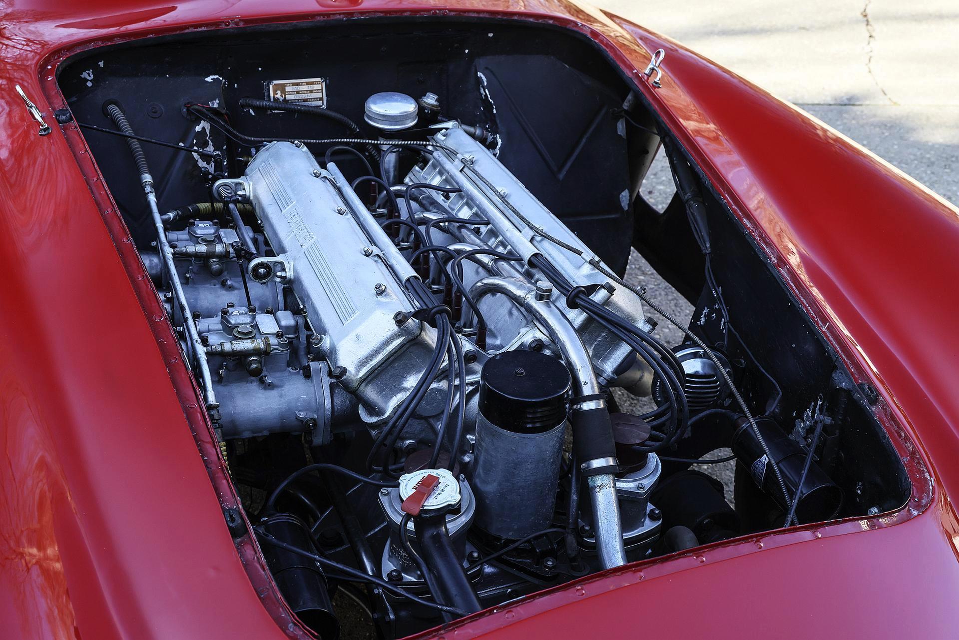 Ferrari 750 Monza - czterocylindrowa legenda z torów Europy i USA