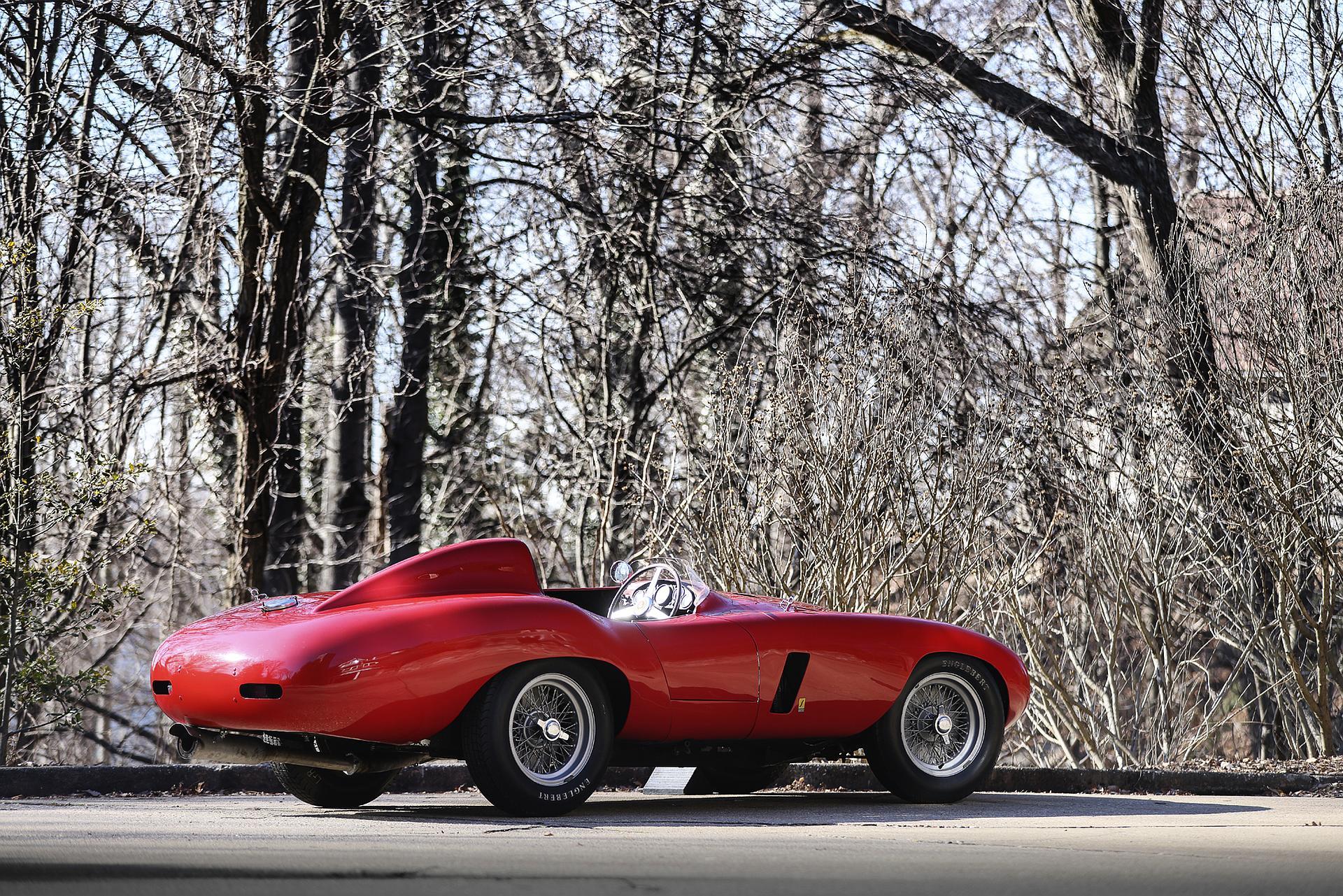 Ferrari 750 Monza - czterocylindrowa legenda z torów Europy i USA