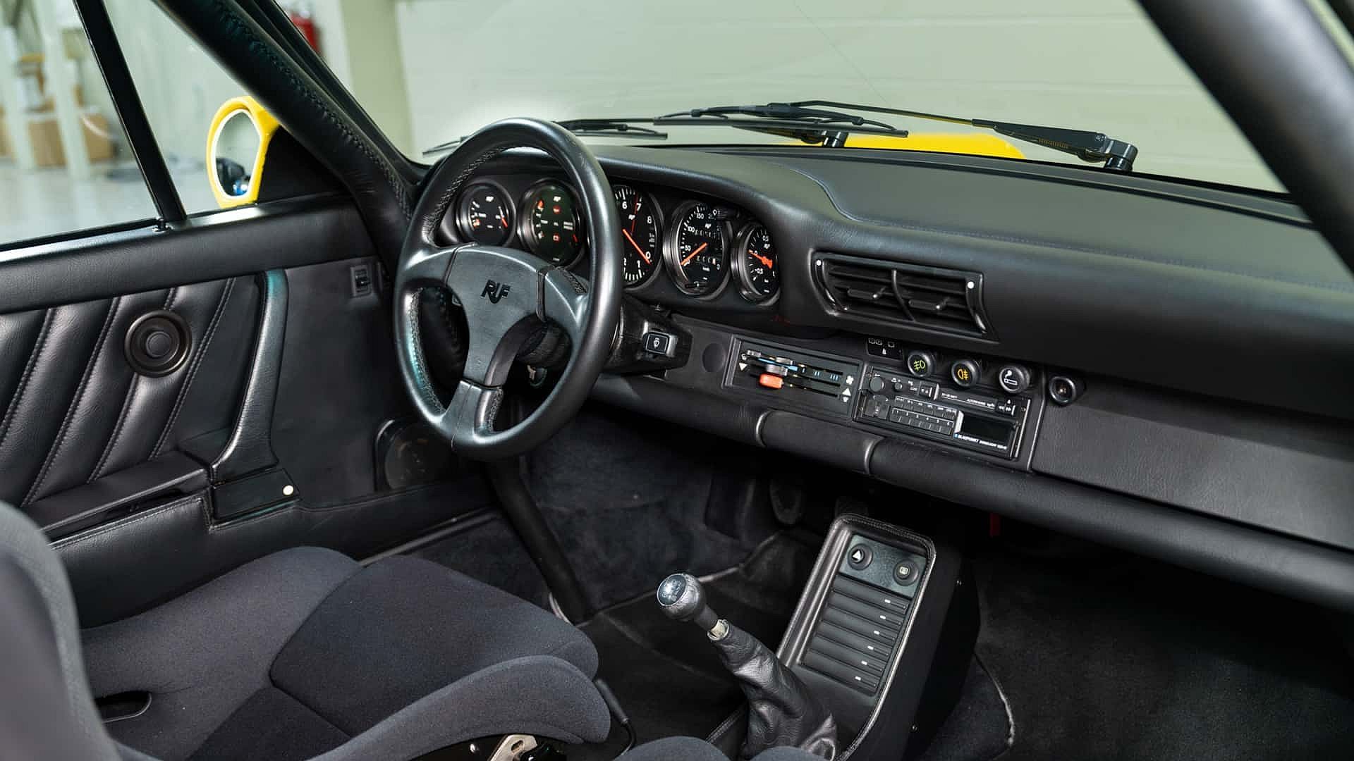 Porsche_Ruf_CTR_Yellowbird_4