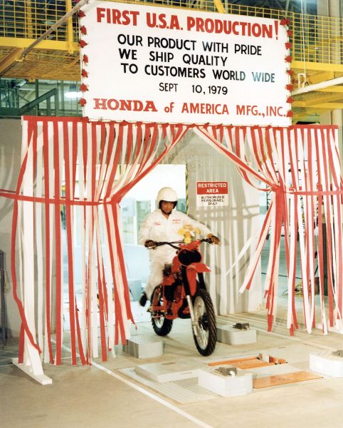 Honda świętuje sukces - 500 milionów motocykli w 76 lat