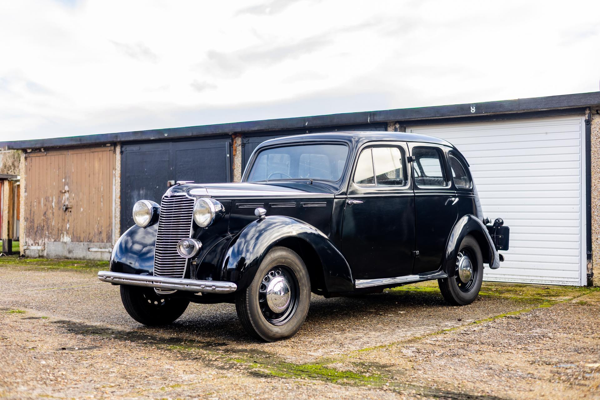 Vauxhall J-Type 14HP z pałacowym rodowodem