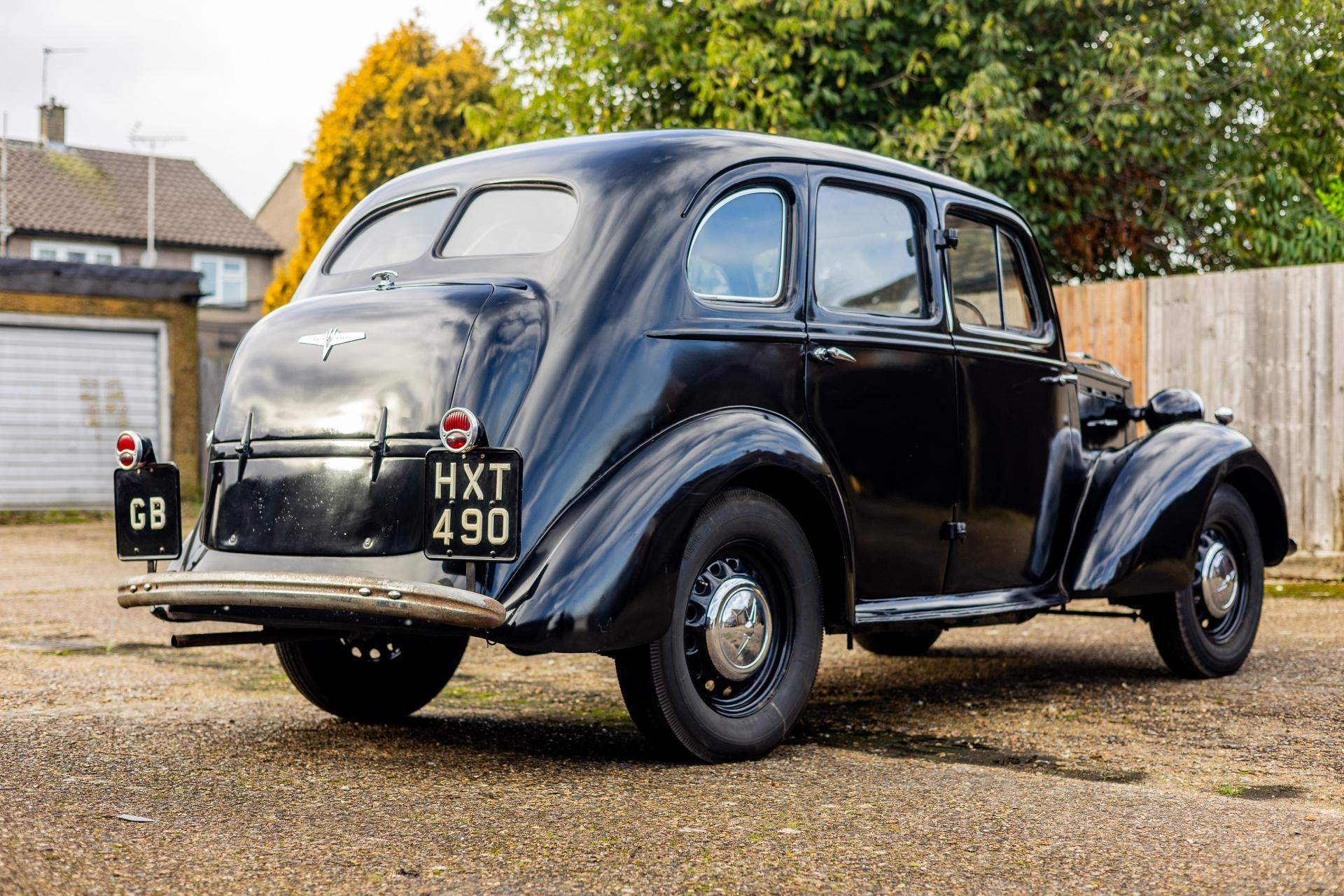 Vauxhall J-Type 14HP z pałacowym rodowodem