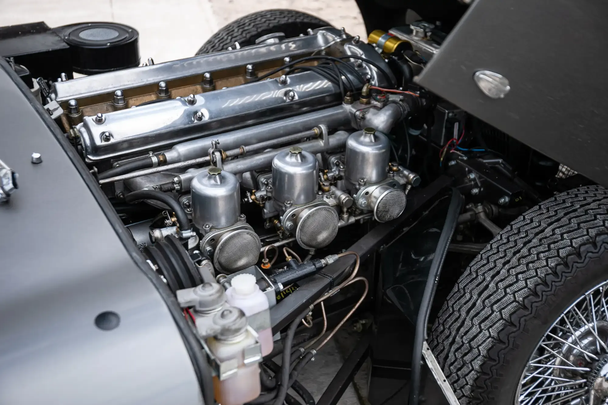 Jaguar E-Type 3.8 Coupé - klasyk, który zagrał u boku Rowana Atkinsona