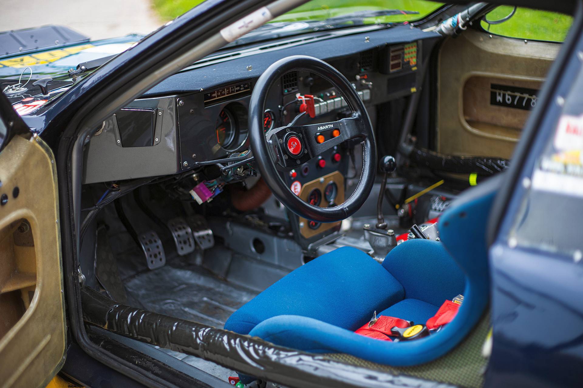 Królowa oesów - legendarna Lancia 037 w fabrycznej specyfikacji