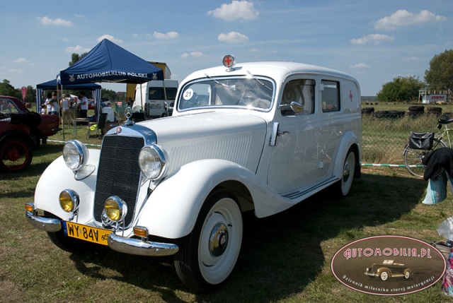 mercedes-170v-ambulance_01