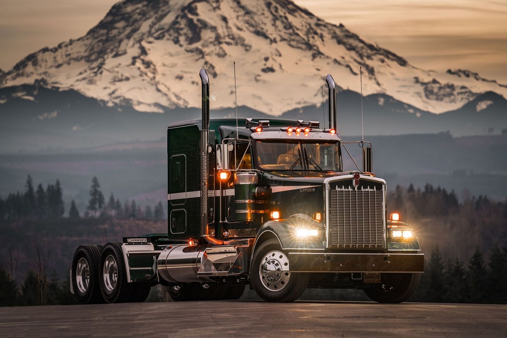 Kenworth W900 Legacy Edition