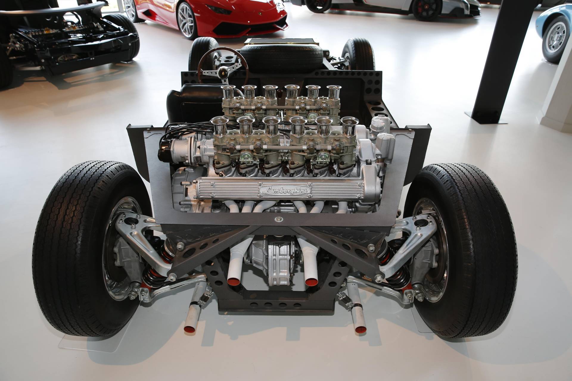 Lamborghini Miura - narodziny legendy, która zmieniła bieg historii motoryzacji