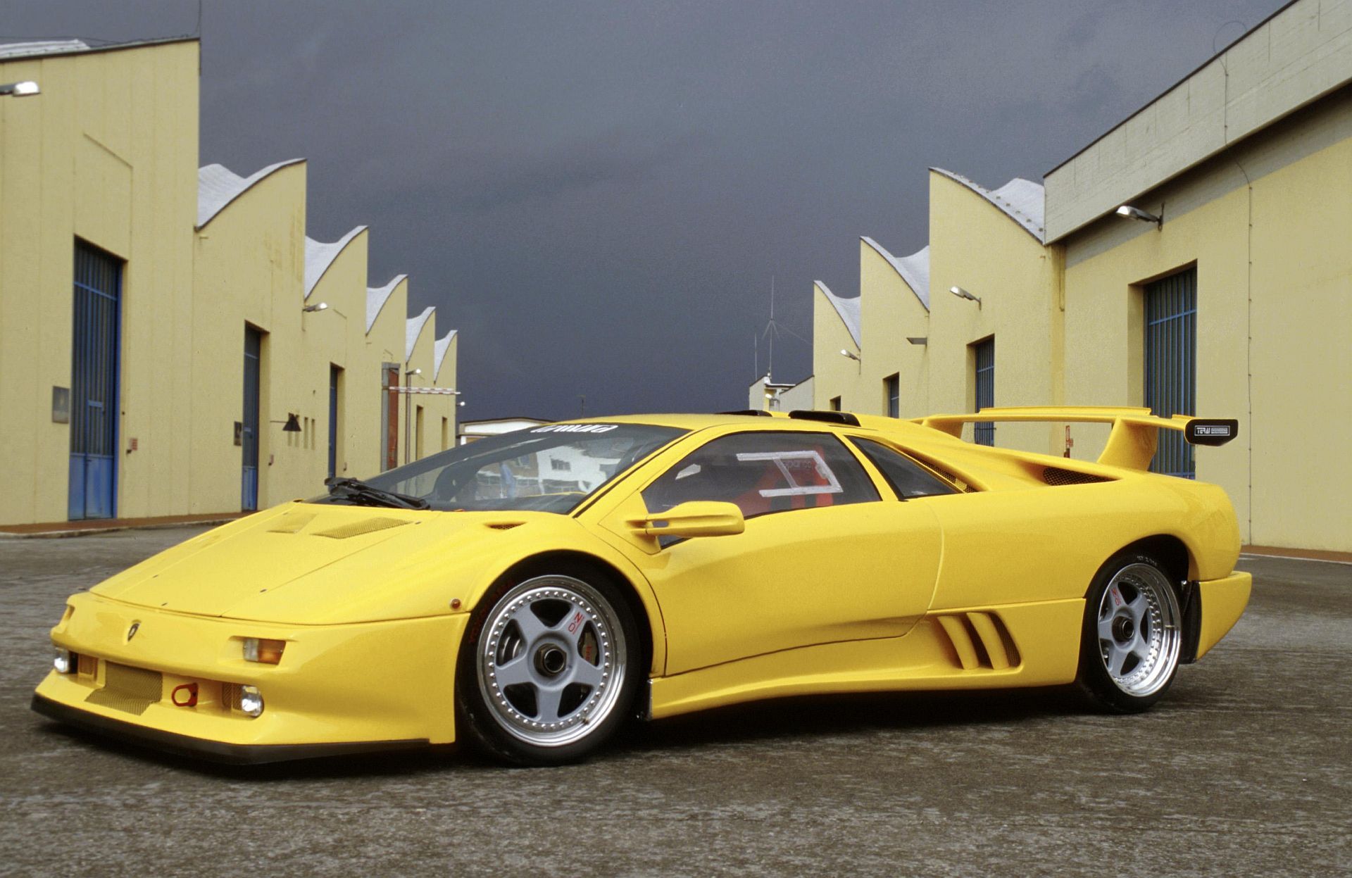 Lamborghini Diablo - 35 lat motoryzacyjnej legendy