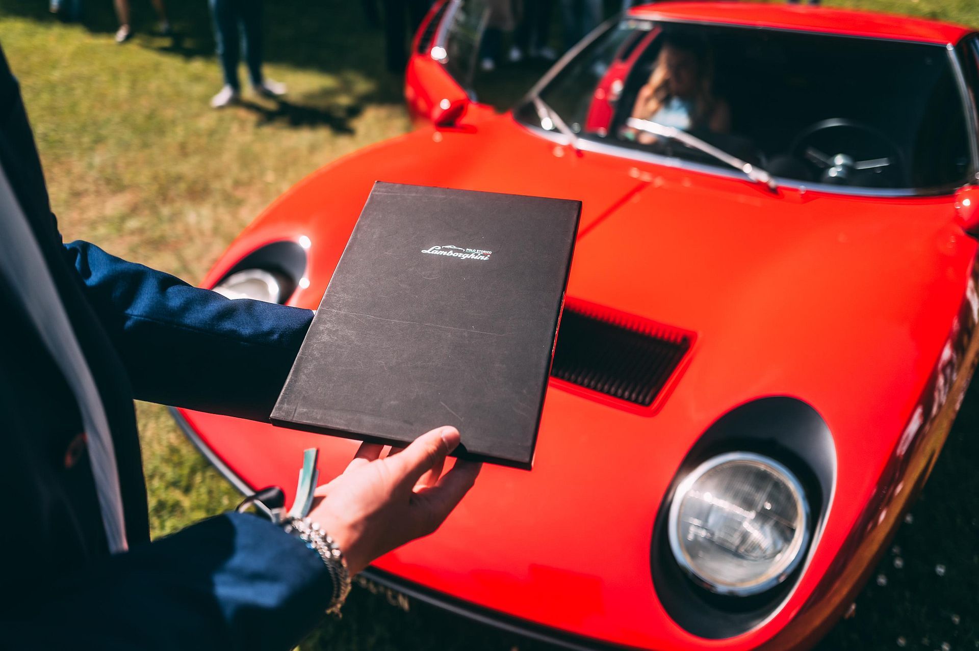 Lamborghini nad jeziorem Como - piękno, historia i prędkość w jednym miejscu