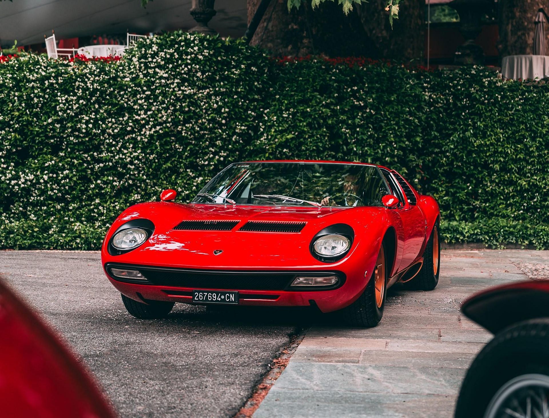 Lamborghini nad jeziorem Como - piękno, historia i prędkość w jednym miejscu