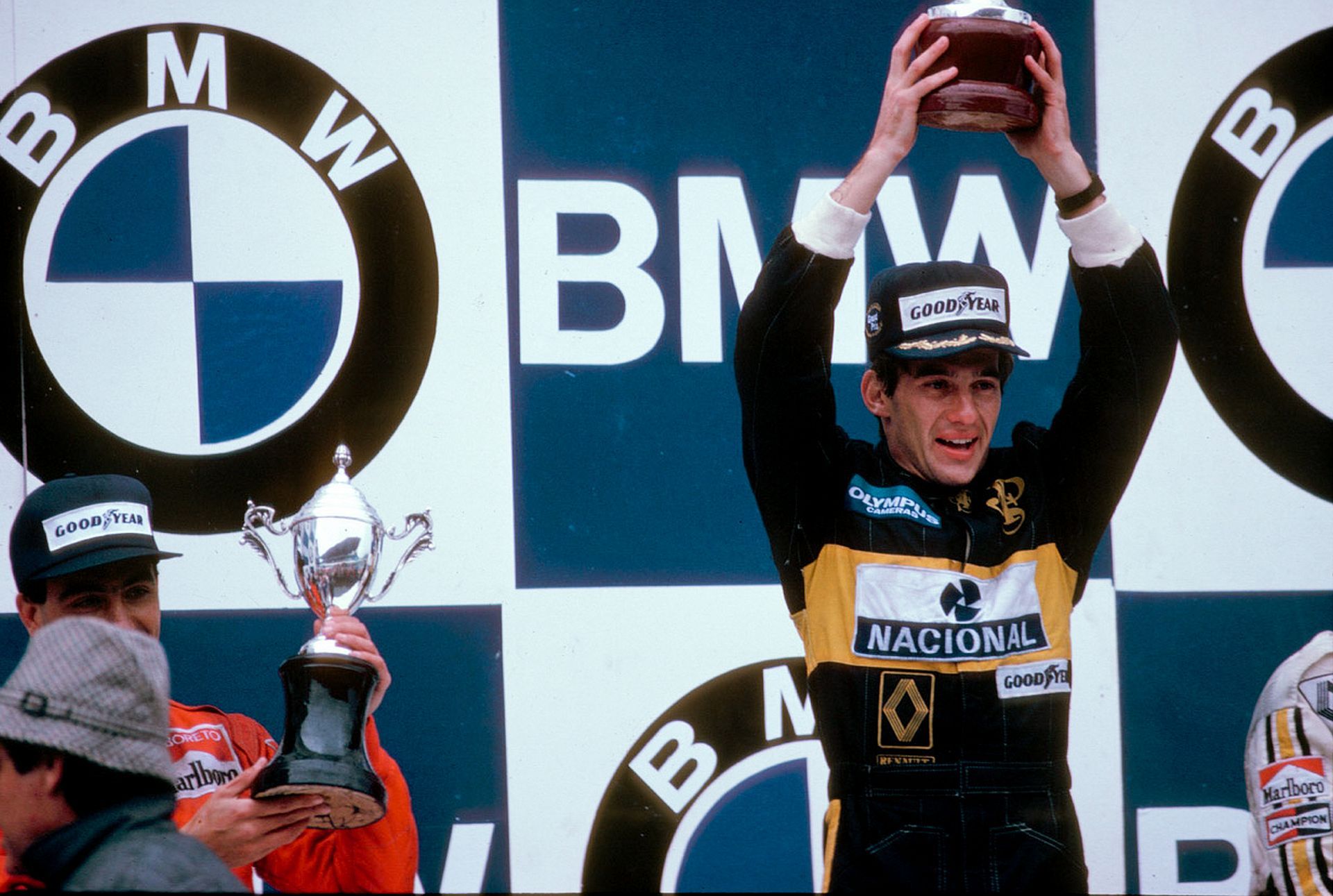 Bruno Senna i Lotus świętują pierwsze zwycięstwo Ayrtona Senny w F1